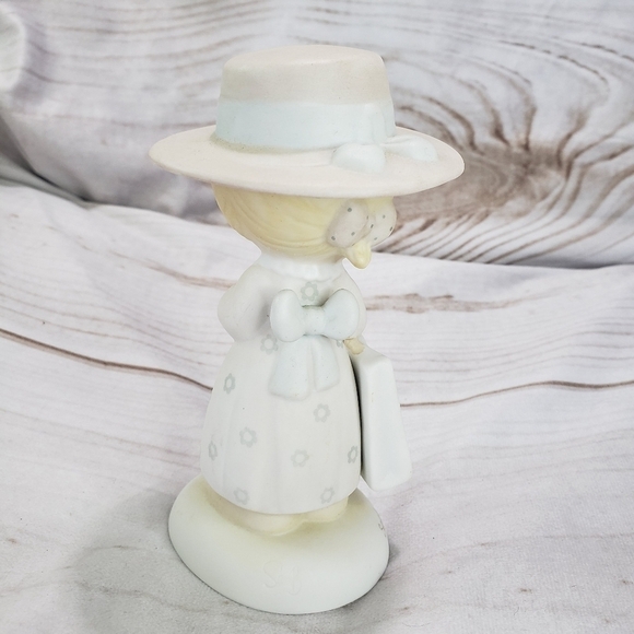 Precious Moments Figurine Seek And Ye Shall Find Girl With Hat 6 Inch 1984 - Picture 5 of 7
